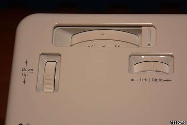 可以180度旋轉的"很簡單"投影機－EPSON EMP-TWD10 開箱文