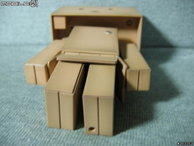 [分享]以金錢作為能源的紙箱機器人-阿楞