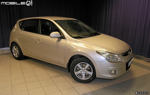 Hyundai i30 月光藍，香檳金，鋼鐵灰 你喜歡哪一個呢？(訂下鋼鐵灰了，謝謝大家的投票）
