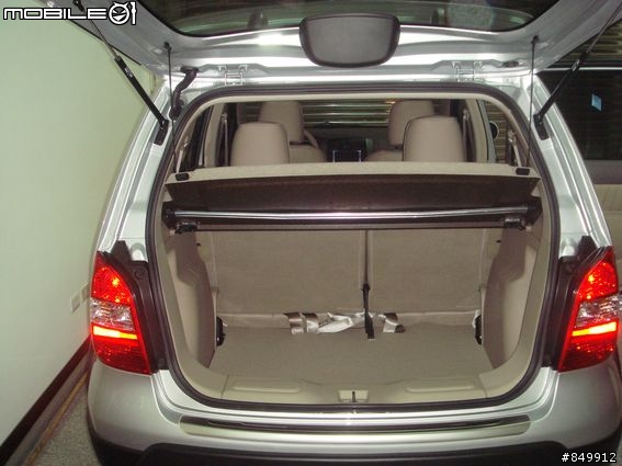 12/09交車的LIVINA 1.6S
