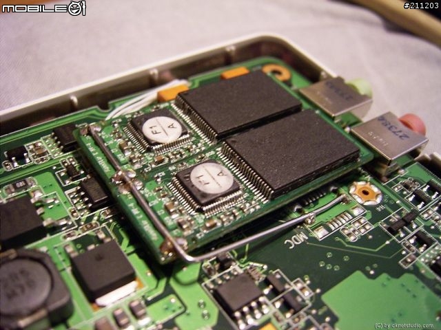 [Eee PC] 2 x 16GB 行動碟 + USB Hub + 藍芽改裝