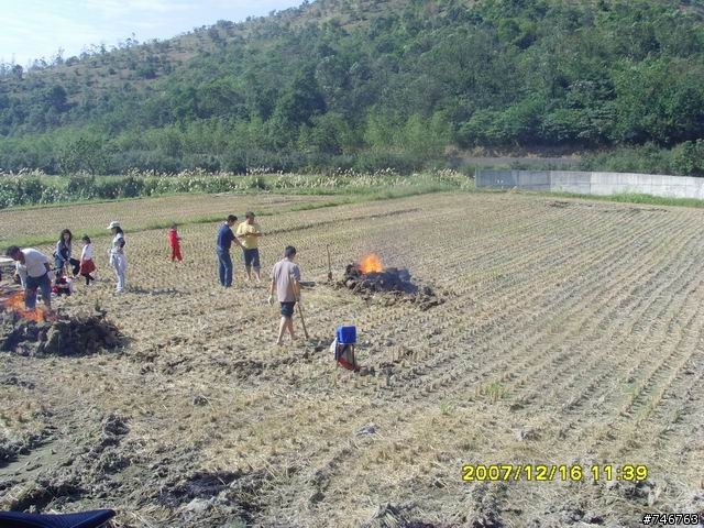 挺搞笑的虎頭山半日遊(有黑貓妹喔)