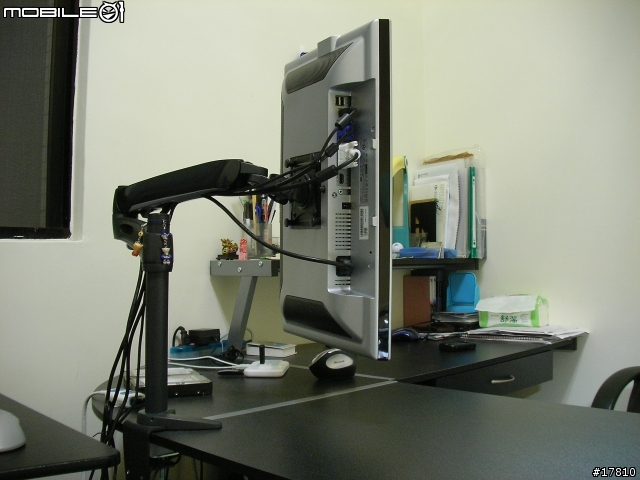 Ergotron LX + SP2208WFPt ^^