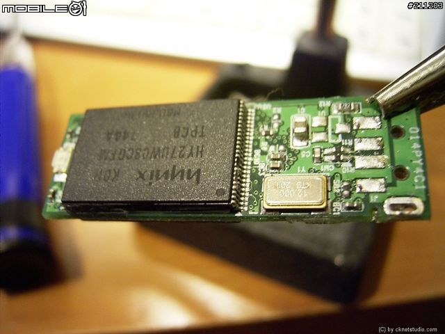 [Eee PC] 2 x 16GB 行動碟 + USB Hub + 藍芽改裝