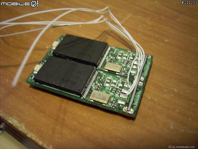 [Eee PC] 2 x 16GB 行動碟 + USB Hub + 藍芽改裝