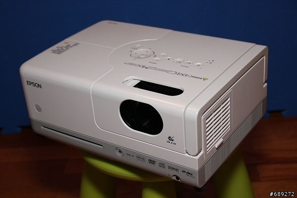 可以天花板投影的"很簡單"投影機－EPSON EMP-DM1 開箱文