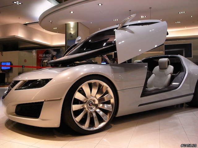 GRDII 車展快到了，先來個SAAB慨念車吧!