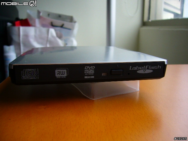IO DATA免接電超薄外接式燒錄機