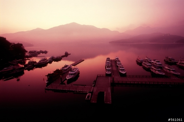 Velvia 100 (RVP 100) 沖洗偏紅正常嗎
