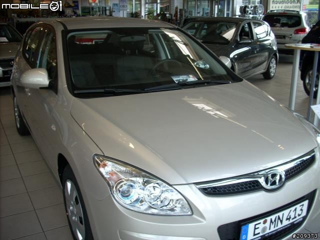 Hyundai i30 月光藍，香檳金，鋼鐵灰 你喜歡哪一個呢？(訂下鋼鐵灰了，謝謝大家的投票）