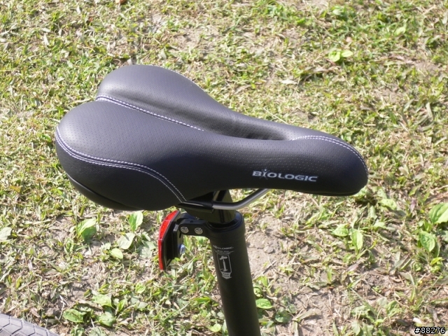 [分享]我家的小白豬與小黑皮 - Dahon 亮光白 Speed D7(改D18) & 消光黑 Speed P8
