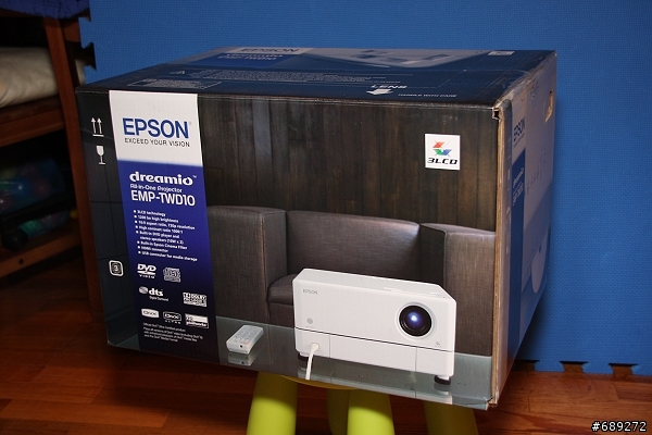 可以180度旋轉的"很簡單"投影機－EPSON EMP-TWD10 開箱文