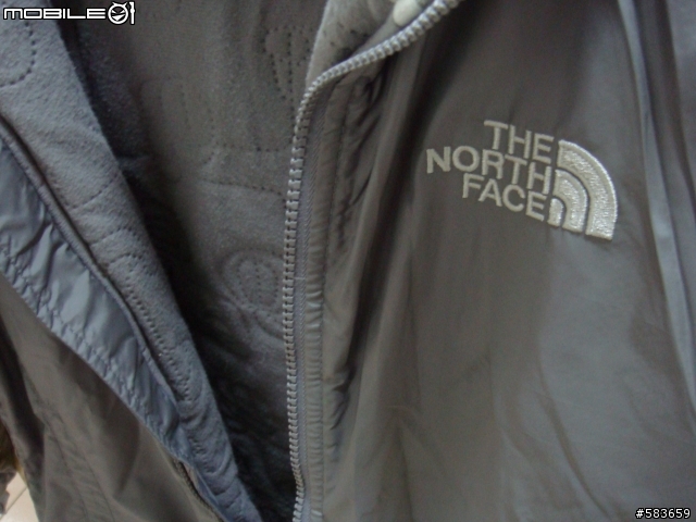 粉嫩嫩的NORTH FACE~~