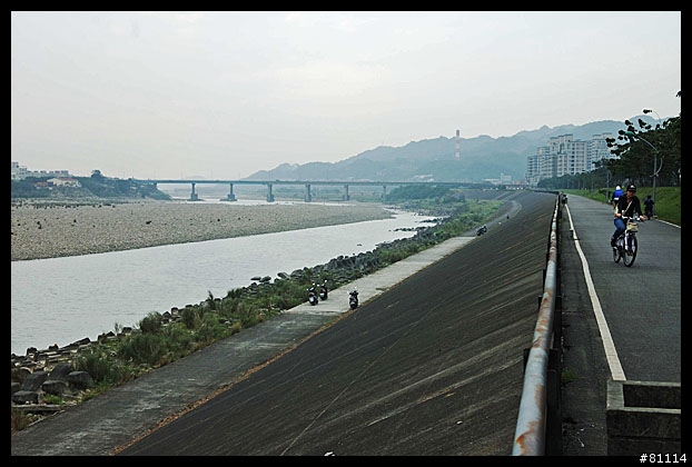 中和~鶯歌自行車道 路面寫真 (圖多)