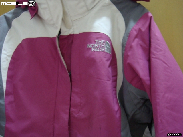 粉嫩嫩的NORTH FACE~~