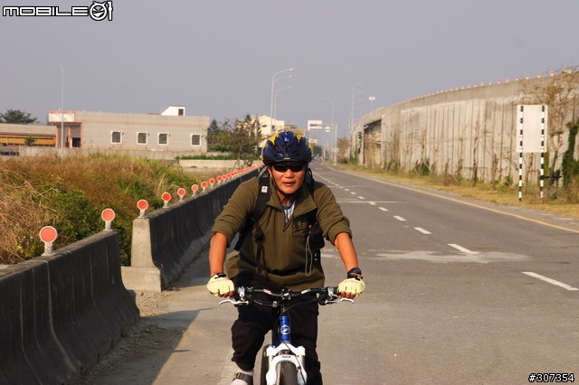 [遊記]11/30 苑裡-台南 單日200KM 12/01台南-高雄 60KM