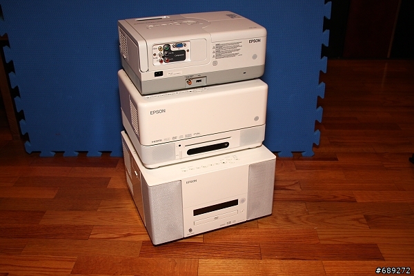 可以180度旋轉的"很簡單"投影機－EPSON EMP-TWD10 開箱文