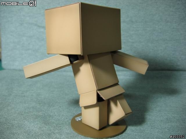 [分享]以金錢作為能源的紙箱機器人-阿楞