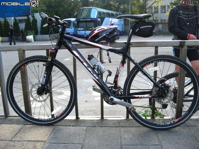 分享Carbon硬前叉+Selle XC座墊.