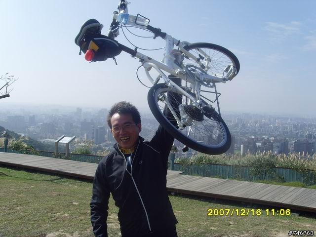 挺搞笑的虎頭山半日遊(有黑貓妹喔)