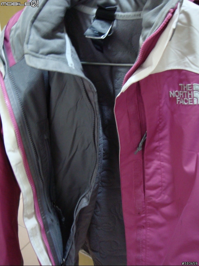 粉嫩嫩的NORTH FACE~~