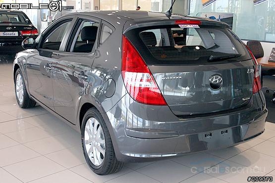 Hyundai i30 月光藍，香檳金，鋼鐵灰 你喜歡哪一個呢？(訂下鋼鐵灰了，謝謝大家的投票）