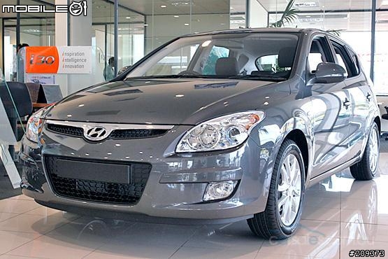 Hyundai i30 月光藍，香檳金，鋼鐵灰 你喜歡哪一個呢？(訂下鋼鐵灰了，謝謝大家的投票）