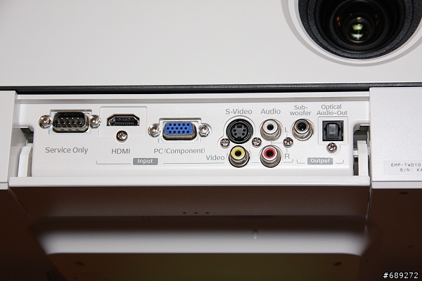 可以180度旋轉的"很簡單"投影機－EPSON EMP-TWD10 開箱文