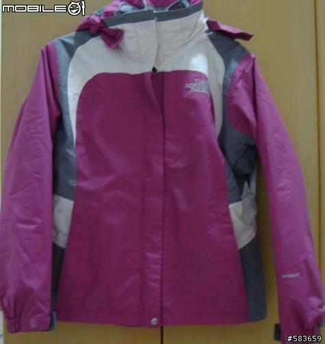 粉嫩嫩的NORTH FACE~~