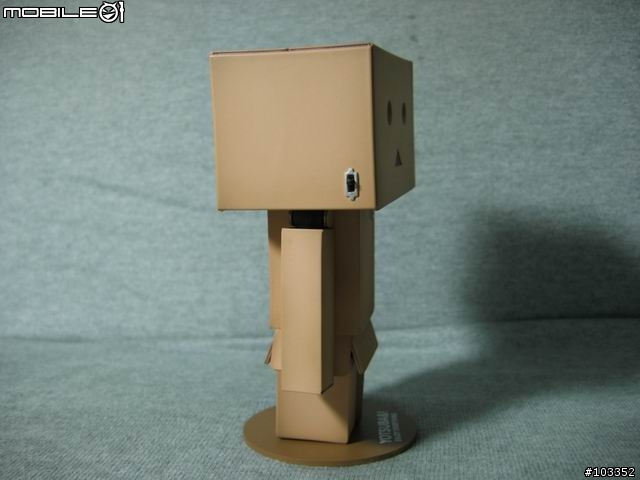 [分享]以金錢作為能源的紙箱機器人-阿楞