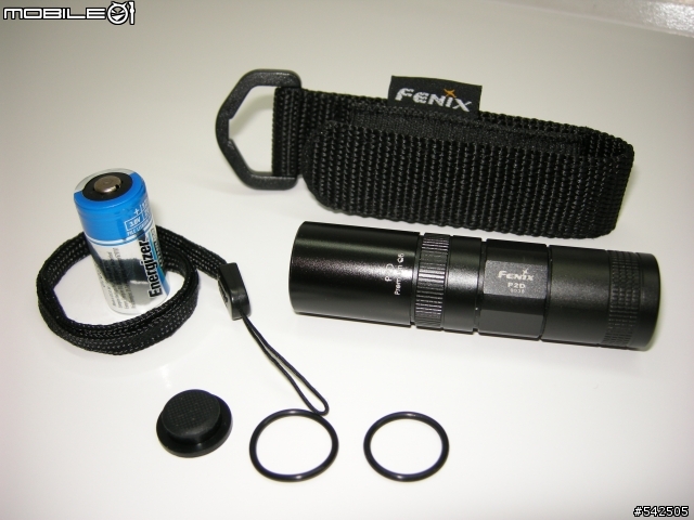 冷掉了的Fenix P2D Q5 版開盒 XD !!