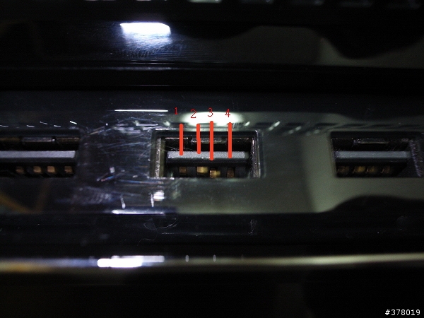 好個 "PS3"  第一次插 usb就壞了。