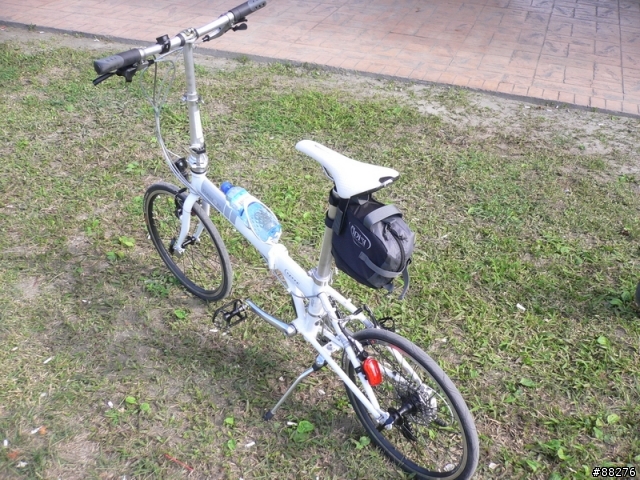 [分享]我家的小白豬與小黑皮 - Dahon 亮光白 Speed D7(改D18) & 消光黑 Speed P8