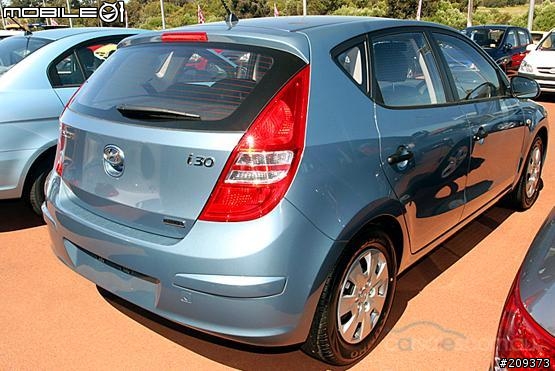 Hyundai i30 月光藍，香檳金，鋼鐵灰 你喜歡哪一個呢？(訂下鋼鐵灰了，謝謝大家的投票）