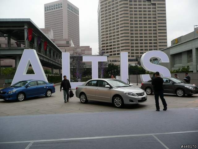 [分享]十代All New Corolla ALTIS  Z版(在藝樹光廊拍的)圖多