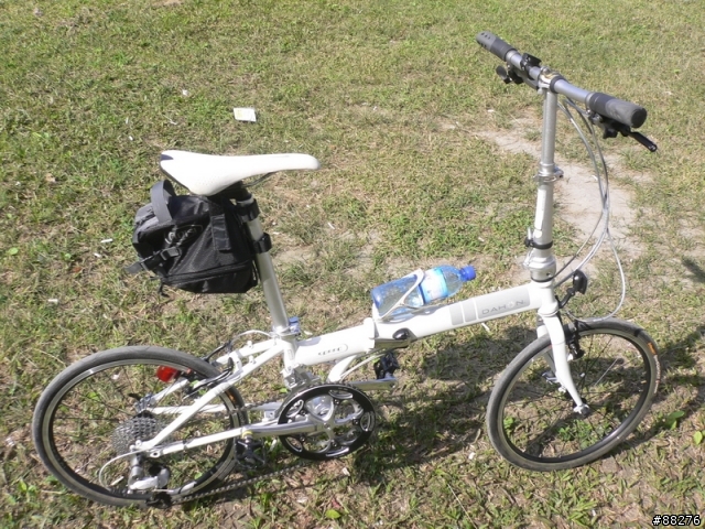 [分享]我家的小白豬與小黑皮 - Dahon 亮光白 Speed D7(改D18) & 消光黑 Speed P8