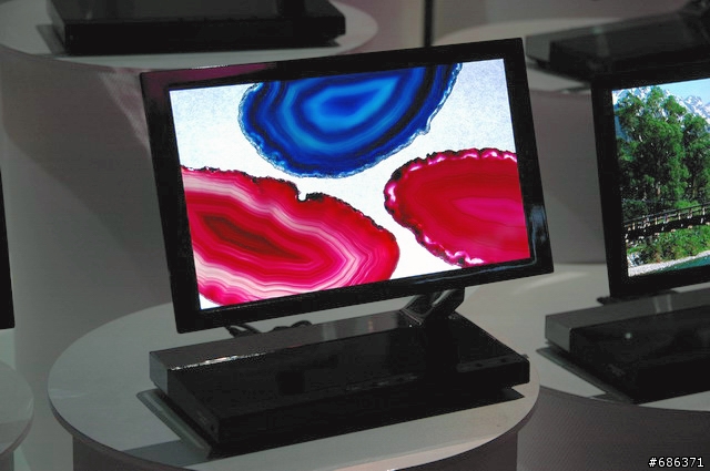 [CES 2008] Sony 大尺寸 OLED 電視，對比度高達一百萬比一
