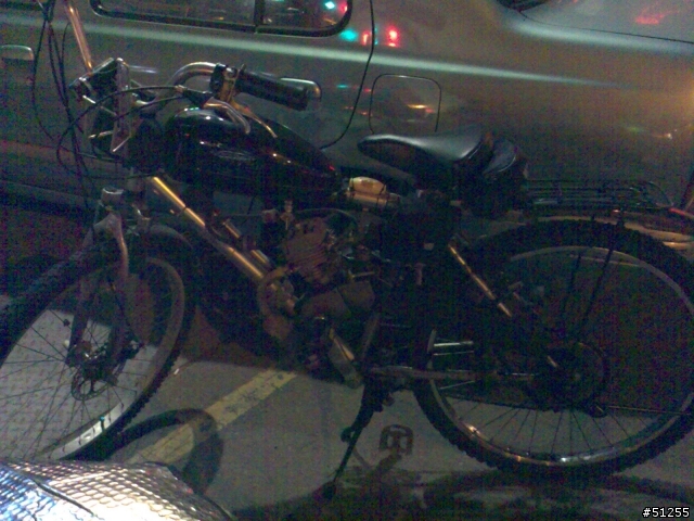 這是腳踏車還是摩托車!!!
