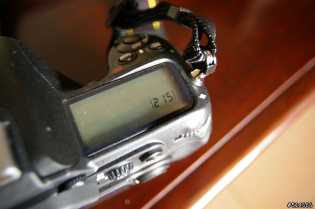 [開箱]我的大王、皇后與移動城堡--D300+17-55+DOMKE 30週年紀念包   1/31新增皇冠一頂~