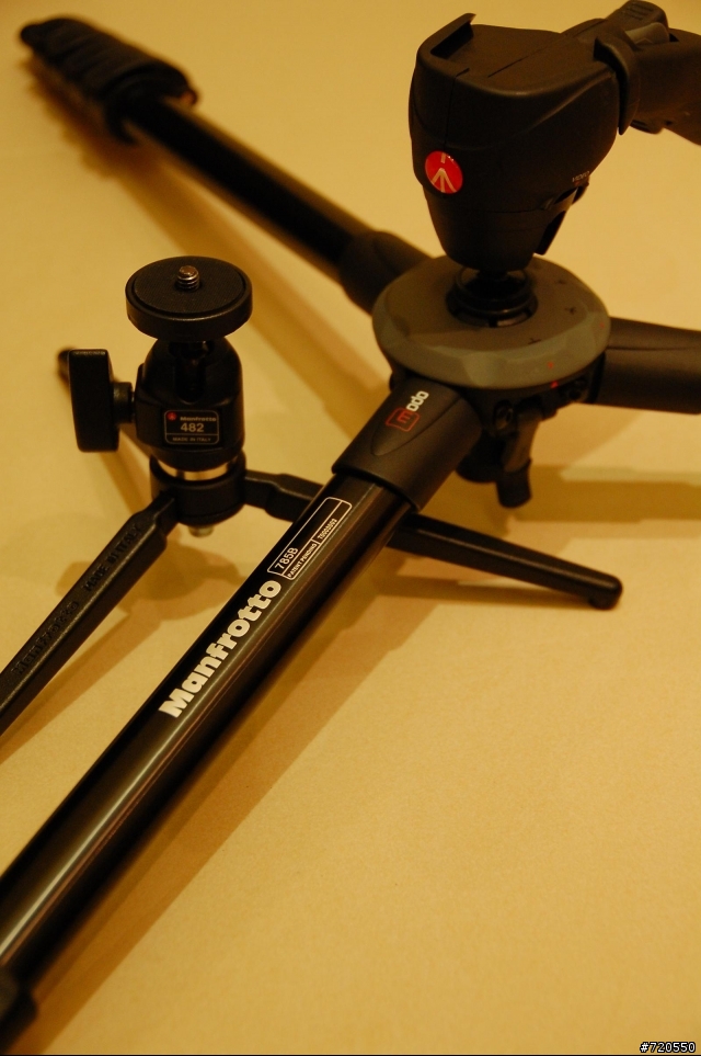 [分享]NT:2200腳架再一發MANFROTTO 785B(2/2收到腳架背袋)