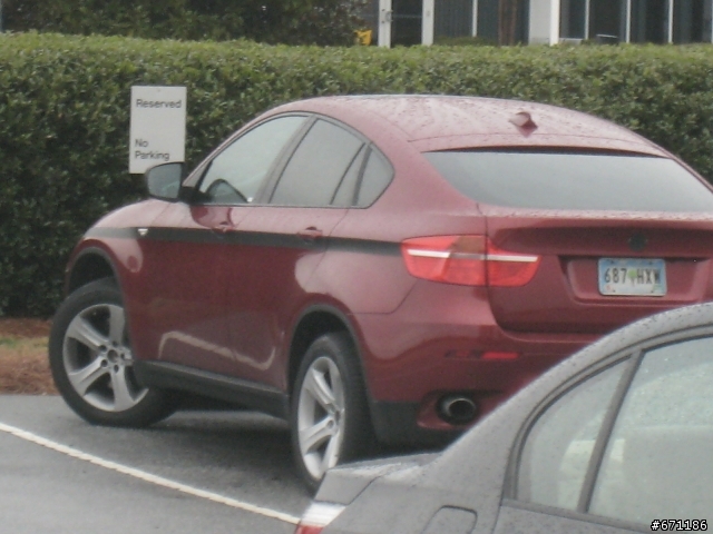 [分享]BMW- X6 只拍到車尾部分