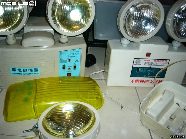 網購20寸土砲小折改裝 part9--夜騎新武器 大燈改裝 LED靠邊站 (1/30升級6V 20W)