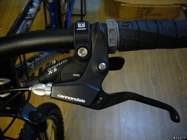 我的第一輛cannondale F5 入手囉~~