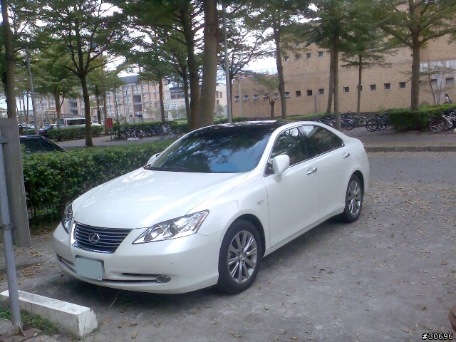 這款車是lexus GS350的哪個版本??(搞笑了  抱歉是ES350)