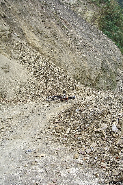 [路線分享]多納林道, 寒流夾雜下雨濃霧之通往林道 21K封閉處!!(37張圖)
