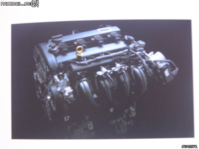 今天堂弟帶回來的  New mondeo 型錄