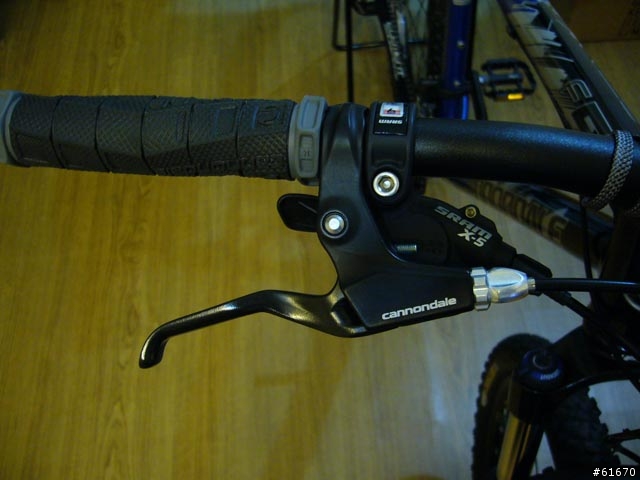 我的第一輛cannondale F5 入手囉~~