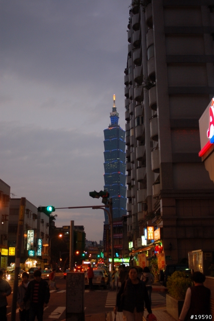 [不值錢的二手定焦鏡] Nikon AF 28mm F2.8 PO錯版(請版大刪除,謝謝~不然就讓這篇沉下去吧!感恩喔~)