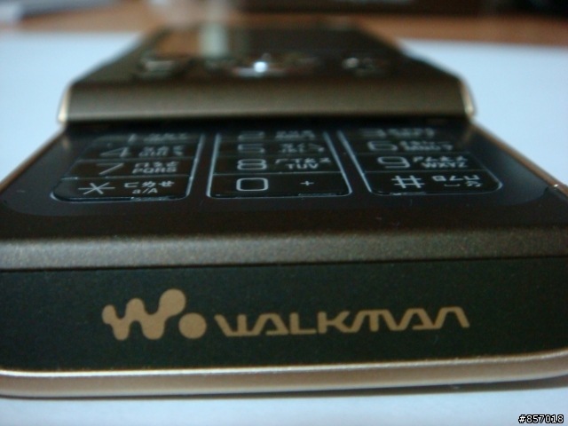 [勸敗+開箱]無可挑剔的外型SonyEricsson w910i