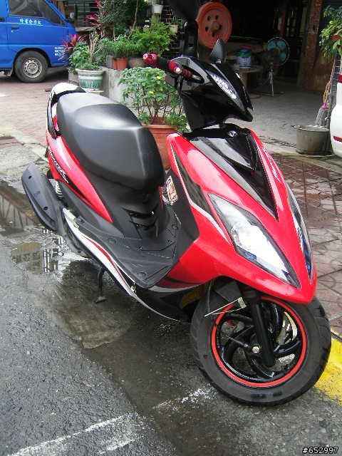 NEW CygnusX FI 125 VS SYM Fighter 125